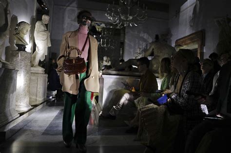 gucci sfilata roma musei capitolini|Gucci libera tutti. A partire da Roma .